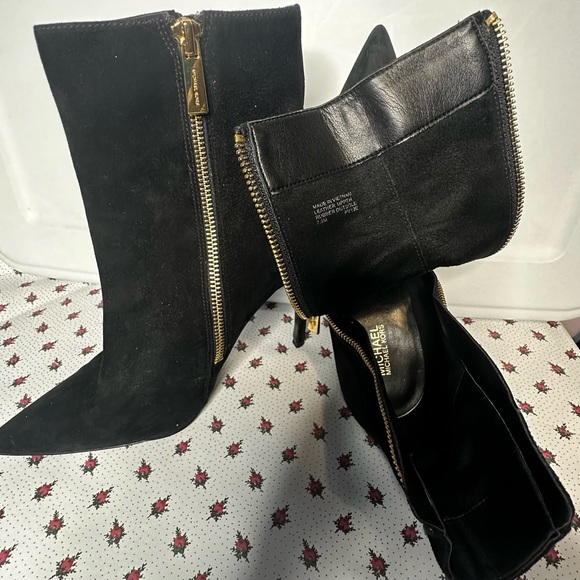 Michael Kors Keke Suede Leather Ankle Boots with Gold Zippers - Picture 5 of 6